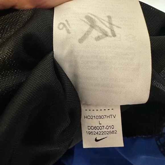 Nike Dri-Fit Challenger Run Division Blue Reflective Shorts - men’s large - Picture 14 of 14